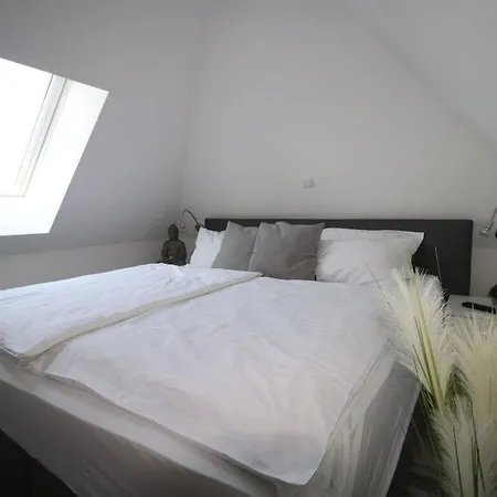 펜션 Haus Seeblick Modern Retreat *