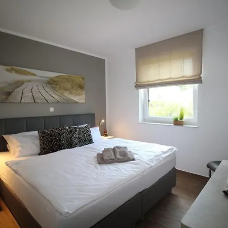 펜션 Haus Seeblick Modern Retreat 고렌레빈