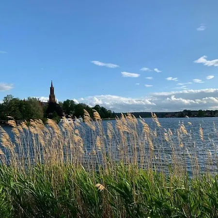 펜션 Haus Seeblick Modern Retreat 고렌레빈