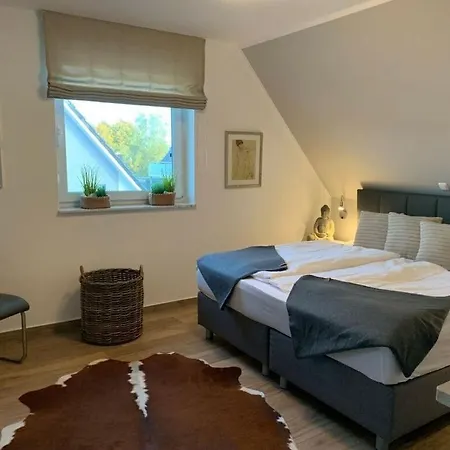 펜션 Haus Seeblick Modern Retreat 고렌레빈