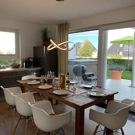 Haus Seeblick Modern Retreat 고렌레빈