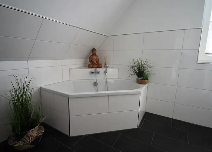 Haus Seeblick Modern Retreat