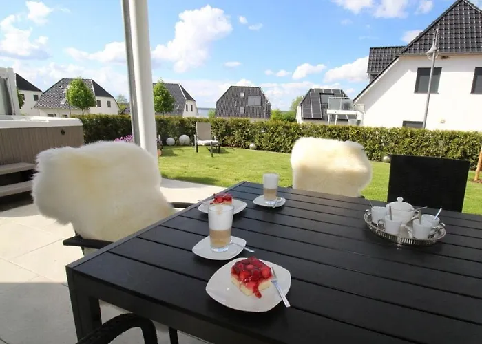 Haus Seeblick Modern Retreat