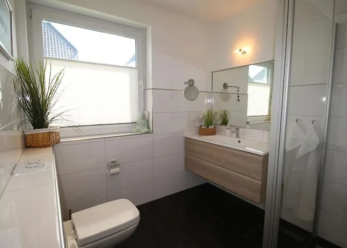 Haus Seeblick Modern Retreat *